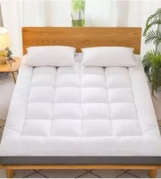 6/7 Feet Deluxe Mattress Topper (White)